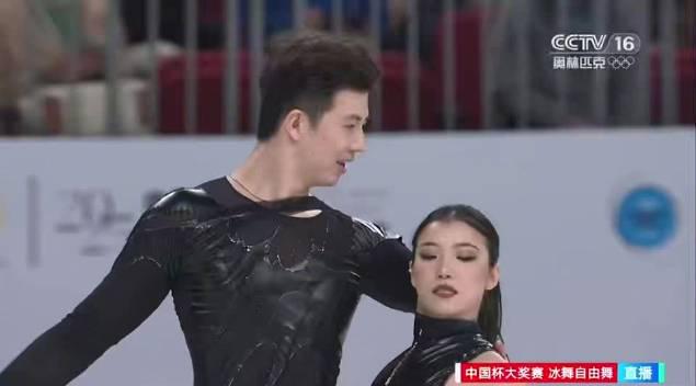 王诗玥柳鑫宇刷新赛季最佳!中国杯冰舞惊艳全场,这几点表现太亮眼