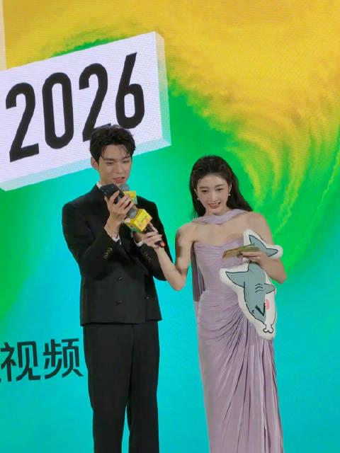 海外华人如何解决国内影视平台地区限制?龚俊陈赫连线欢乐互动引发思考