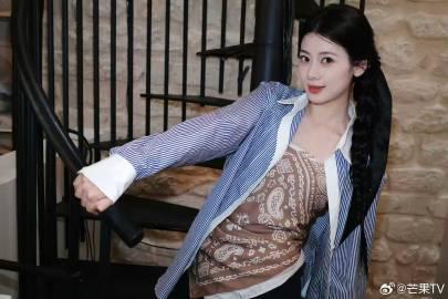 海外追剧党必看!3步教你解除爱奇艺地区限制,轻松看赵昭仪甜酷穿搭