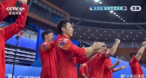 体操男团巅峰对决!张博恒带队摘银,这些细节让人热血沸腾