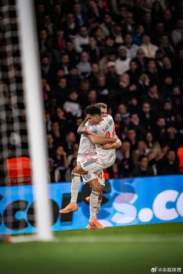 10人拜仁客场掀翻大巴黎!教你读懂这支无敌之师的制胜密码