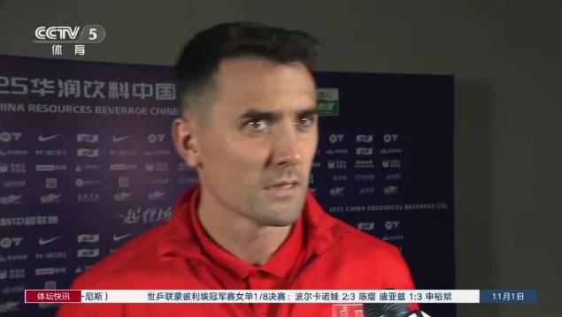 硬汉队长的柔情时刻:周定洋续约哽咽背后的故事