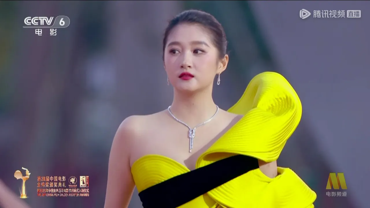 海外华人如何解决大陆影视内容地区限制?金鸡奖红毯女神关晓彤陈都灵造型惊艳全场