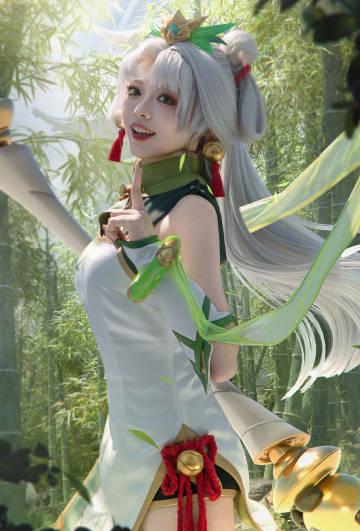 刷到LPL女团演绎的国风拉克丝,我突然明白海外华人看国服直播的痛