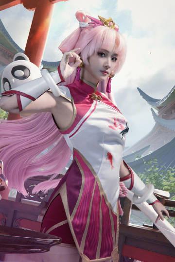 刷到LPL女团演绎的国风拉克丝,我突然明白海外华人看国服直播的痛