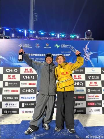 苏翊鸣首夺“水晶球”奖杯!中国单板滑雪大跳台历史性突破,他到底有多强?