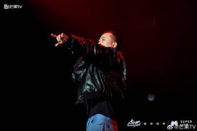 海外华人必看!一招解决爱奇艺等App地区限制,轻松追剧看现场