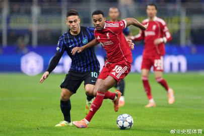 索博斯洛伊点球绝杀!利物浦绝境翻盘,欧冠新赛制下“死亡小组”乱成一锅粥