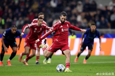 索博斯洛伊点球绝杀!利物浦绝境翻盘,欧冠新赛制下“死亡小组”乱成一锅粥